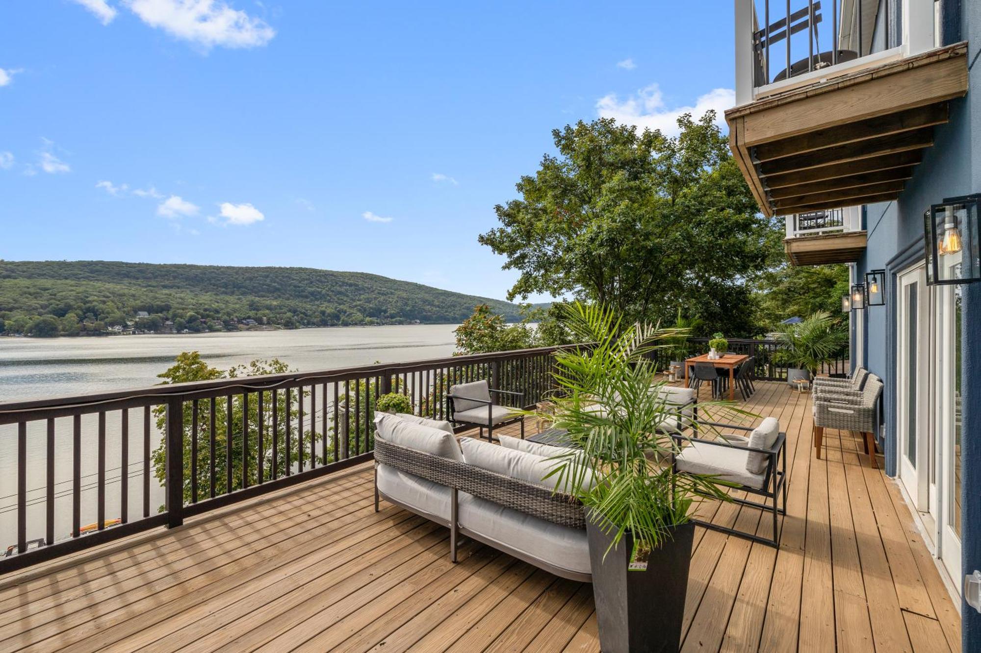 Lakeview House - Hot Tub - Firepit - Stunning Views - Spacious Deck - Cozy Living Room - Bar Greenwood Lake Exterior photo