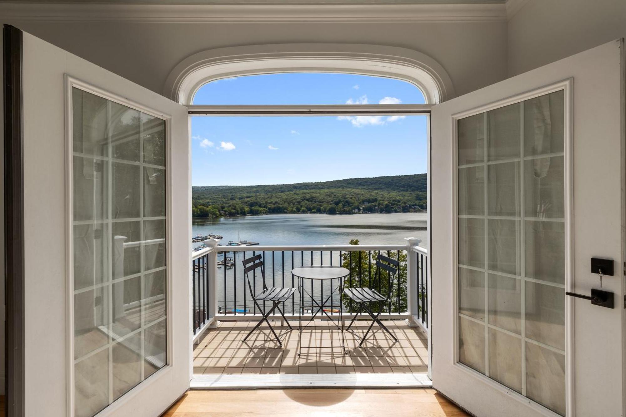 Lakeview House - Hot Tub - Firepit - Stunning Views - Spacious Deck - Cozy Living Room - Bar Greenwood Lake Exterior photo